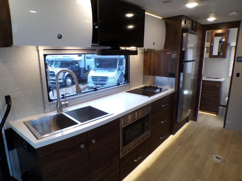 2024 Winnebago 2024 Winnebago View - thumbnail 23