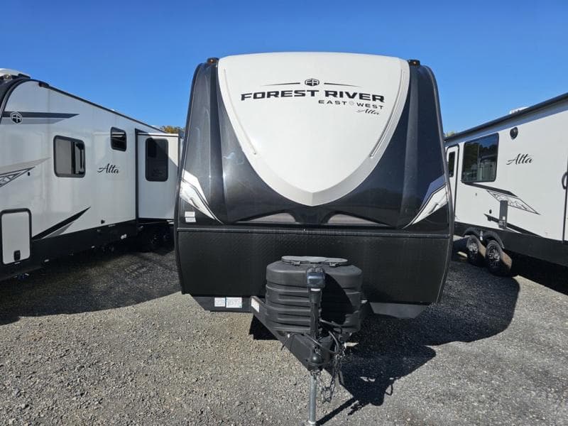 2026 East to West 2026 East to West Alta - thumbnail 2