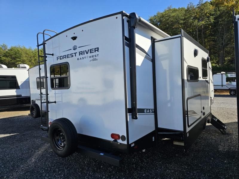 2026 East to West 2026 East to West Alta - thumbnail 6