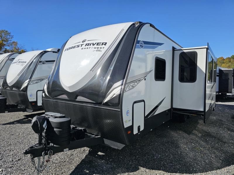 2026 East to West 2026 East to West Alta - thumbnail 3