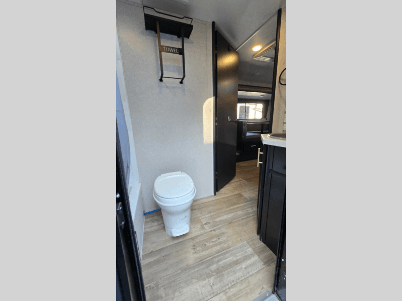 2022 Forest River 2022 Forest River Cherokee Grey Wolf - thumbnail 18