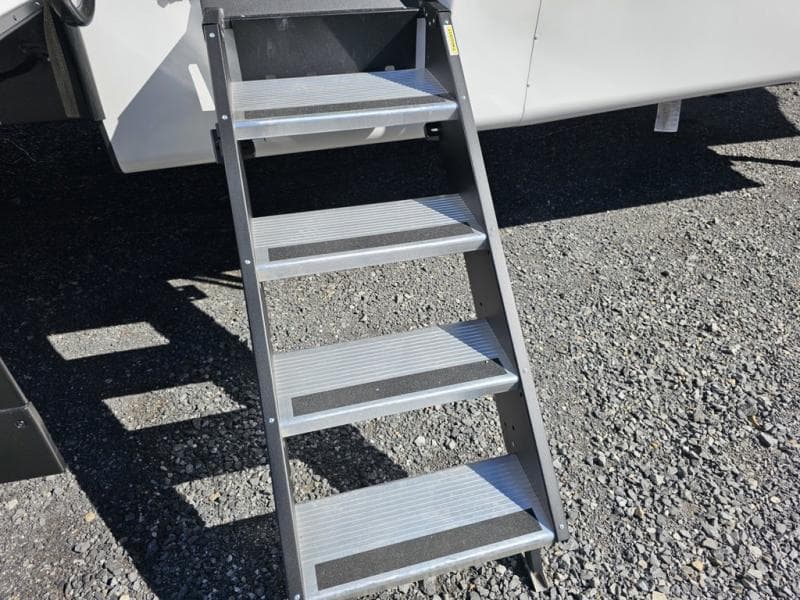 2026 Forest River 2026 Forest River Sabre - thumbnail 18