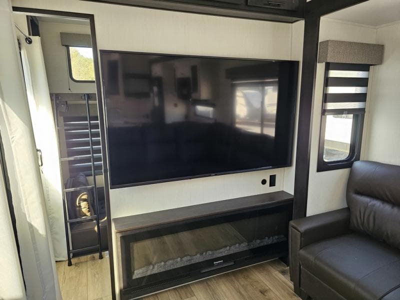 2026 Forest River 2026 Forest River Sabre - thumbnail 25