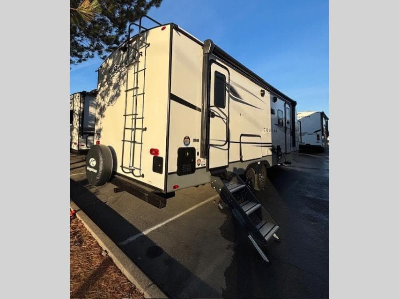 2024 Keystone RV 2024 Keystone RV Keystone Cougar - thumbnail 4