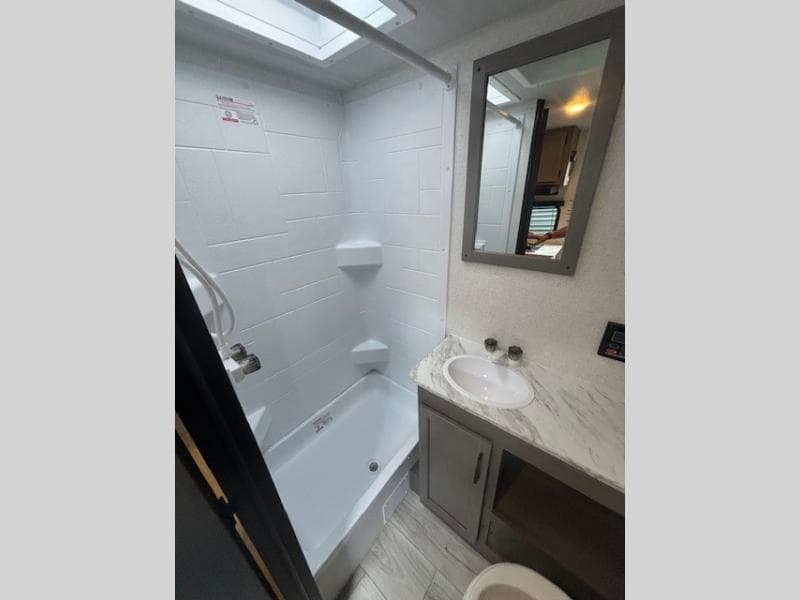 2025 Keystone RV 2025 Keystone RV Hideout Sport Single Axle - thumbnail 11