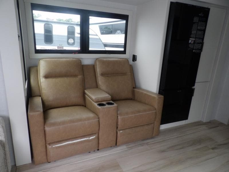 2026 Brinkley RV 2026 Brinkley RV Model IX - thumbnail 10