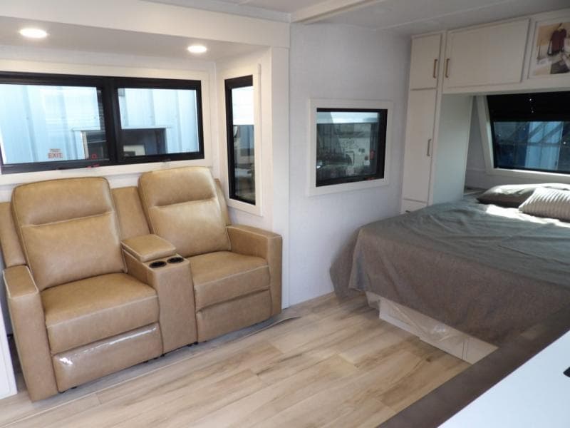 2026 Brinkley RV 2026 Brinkley RV Model IX - thumbnail 8