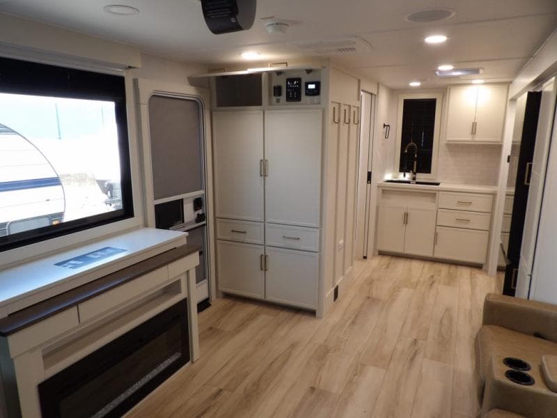 2026 Brinkley RV 2026 Brinkley RV Model IX - thumbnail 9