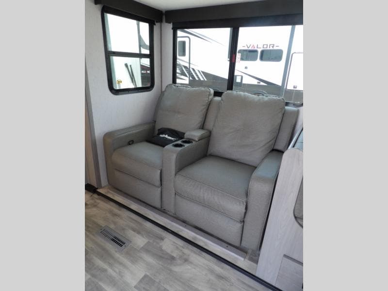 2023 Dutchmen 2023 Dutchmen Kodiak Ultimate - thumbnail 19