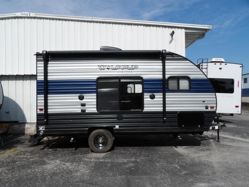 2020 Forest River 2020 Forest River Cherokee Wolf Pup - thumbnail 3