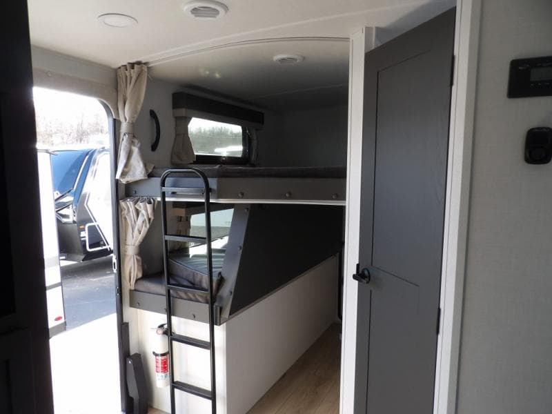 2026 Forest River 2026 Forest River Flagstaff Super Lite - thumbnail 9