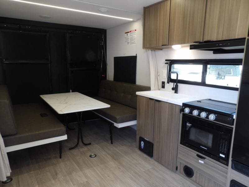 2026 Forest River 2026 Forest River Wildwood Fsx Toy Hauler - thumbnail 7