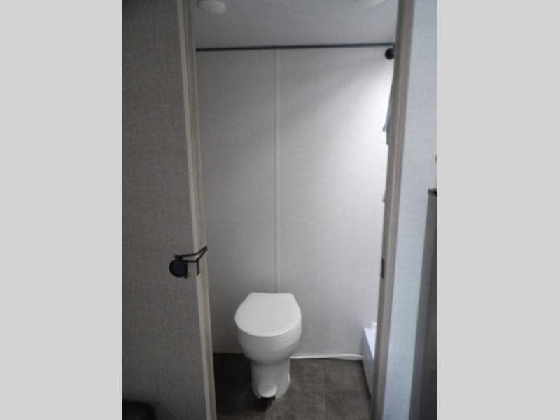 2025 Forest River 2025 Forest River Wildwood FSX - thumbnail 12