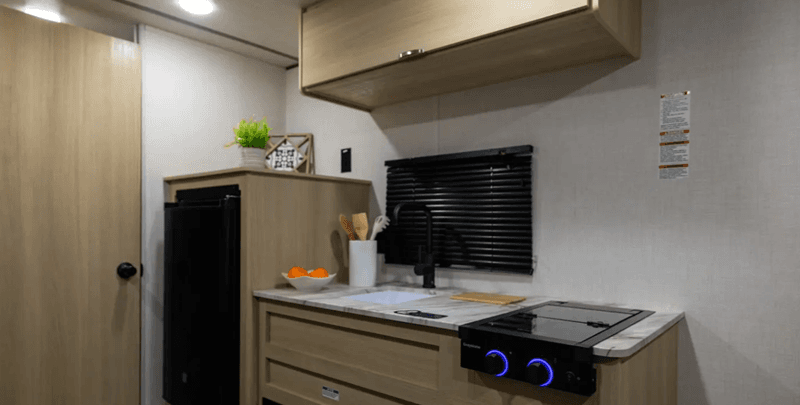 2025 Forest River 2025 Forest River Wildwood FSX - thumbnail 18