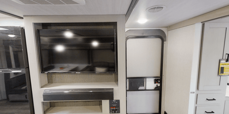 2024 Forest River 2024 Forest River Wildwood Heritage Glen Hyper-Lyte - thumbnail 4