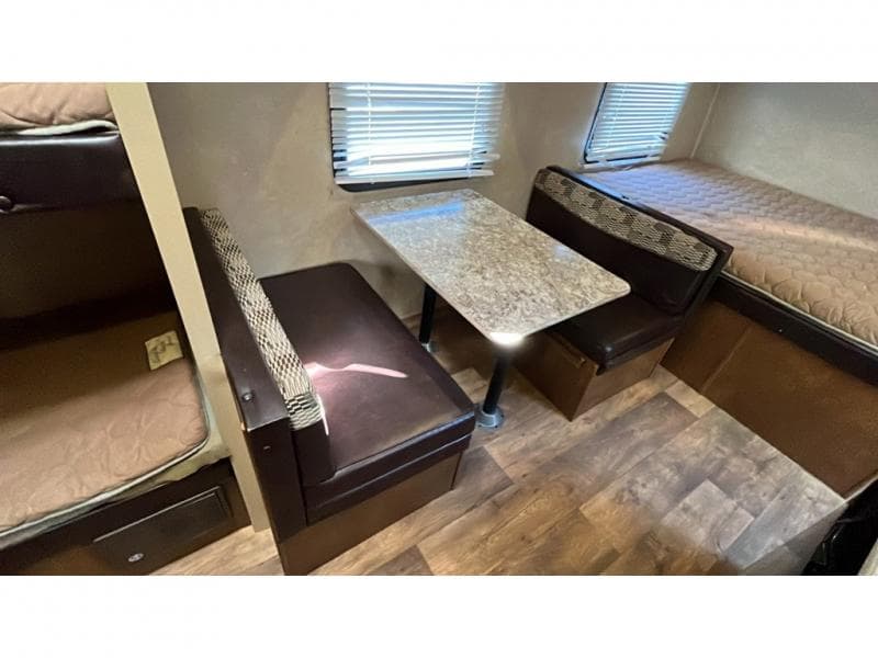 2017 Forest River 2017 Forest River Wildwood FSX - thumbnail 13