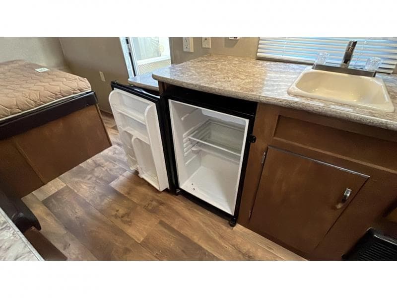 2017 Forest River 2017 Forest River Wildwood FSX - thumbnail 14