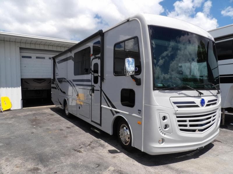 2024 Holiday Rambler 2024 Holiday Rambler Admiral - thumbnail 4