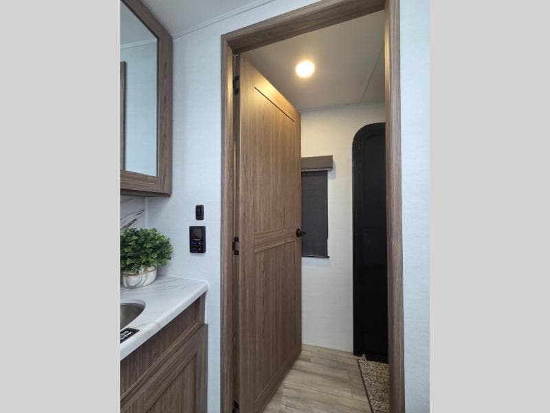 2025 Alliance RV 2025 Alliance RV Delta - thumbnail 24