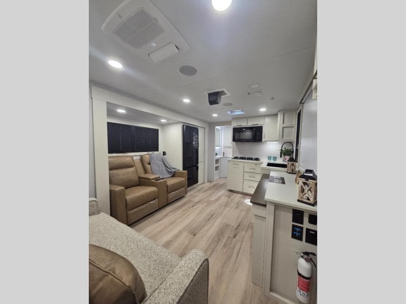 2026 Brinkley RV 2026 Brinkley RV Model IX - thumbnail 8