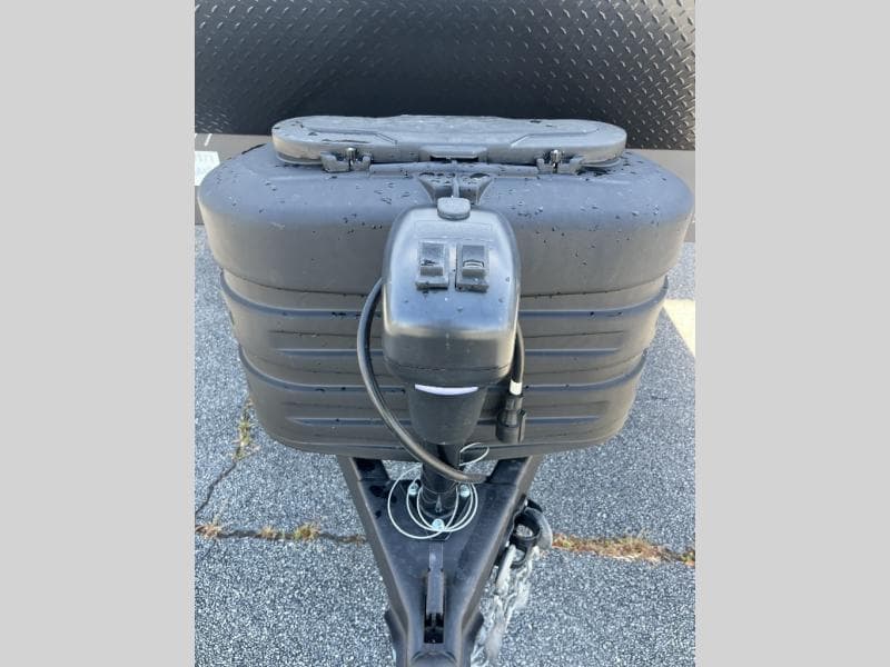 2025 Forest River 2025 Forest River Cherokee Wolf Den - thumbnail 8