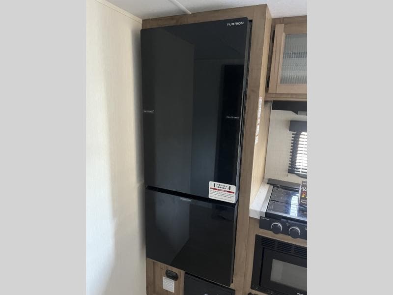 2025 Forest River 2025 Forest River Cherokee Wolf Den - thumbnail 19