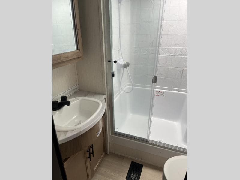 2025 Forest River 2025 Forest River Cherokee Wolf Den - thumbnail 24