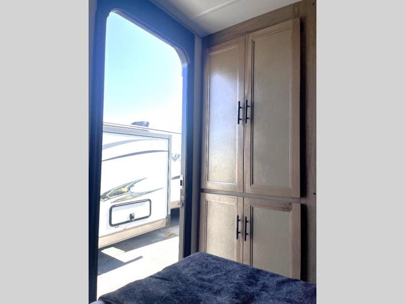 2025 Forest River 2025 Forest River Cherokee Wolf Den - thumbnail 30