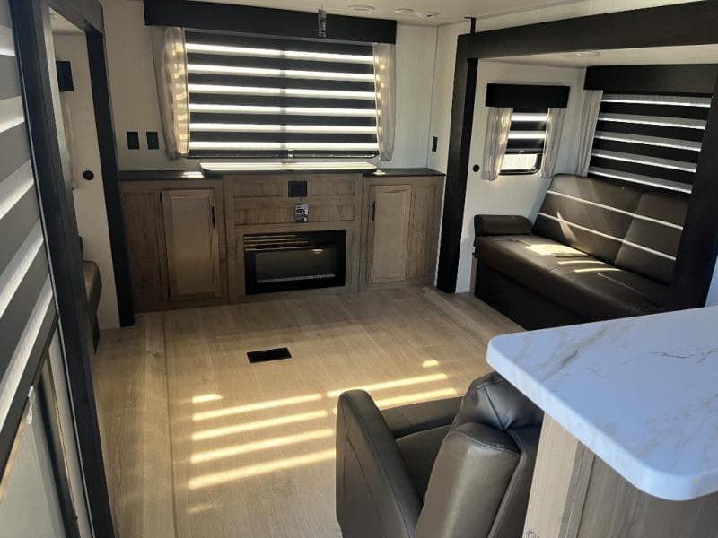 2025 Forest River 2025 Forest River Cherokee Wolf Den - thumbnail 31