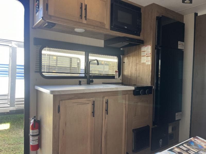 2025 Forest River 2025 Forest River Cherokee Wolf PUP Limited - thumbnail 13