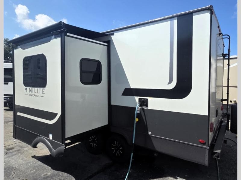 2026 Forest River 2026 Forest River Rockwood Mini Lite - thumbnail 4