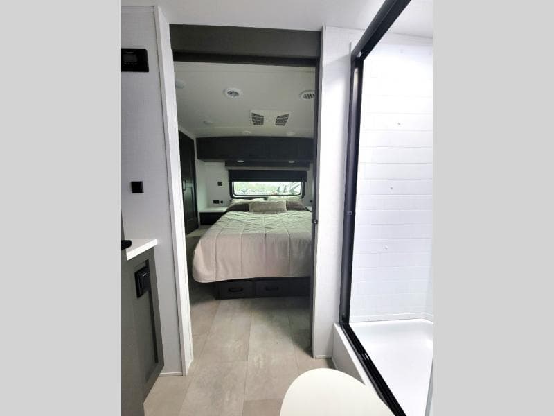 2025 Forest River 2025 Forest River Rockwood Ultra Lite - thumbnail 14