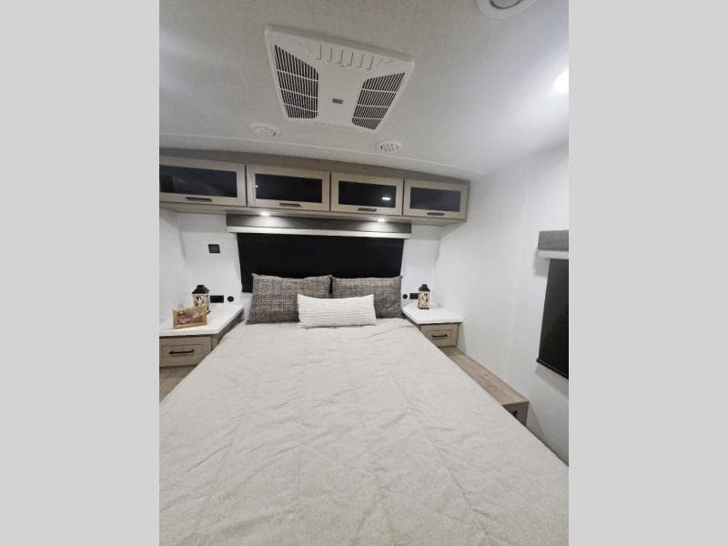 2026 Forest River 2026 Forest River Rockwood Ultra Lite - thumbnail 15