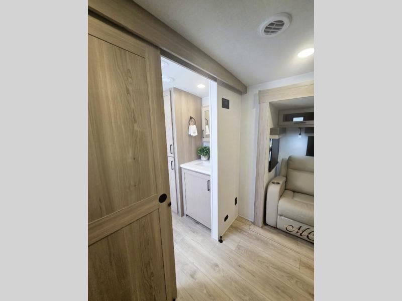 2026 Forest River 2026 Forest River Rockwood Ultra Lite - thumbnail 17