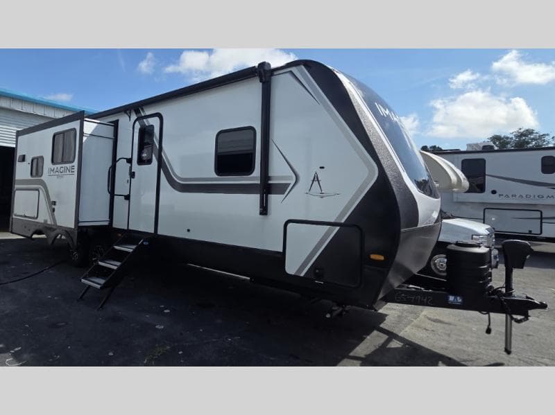 2025 Grand Design 2025 Grand Design Imagine XLS - image 1