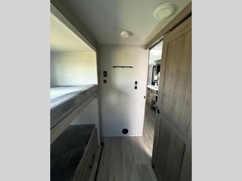 2025 Grand Design 2025 Grand Design Imagine - thumbnail 16