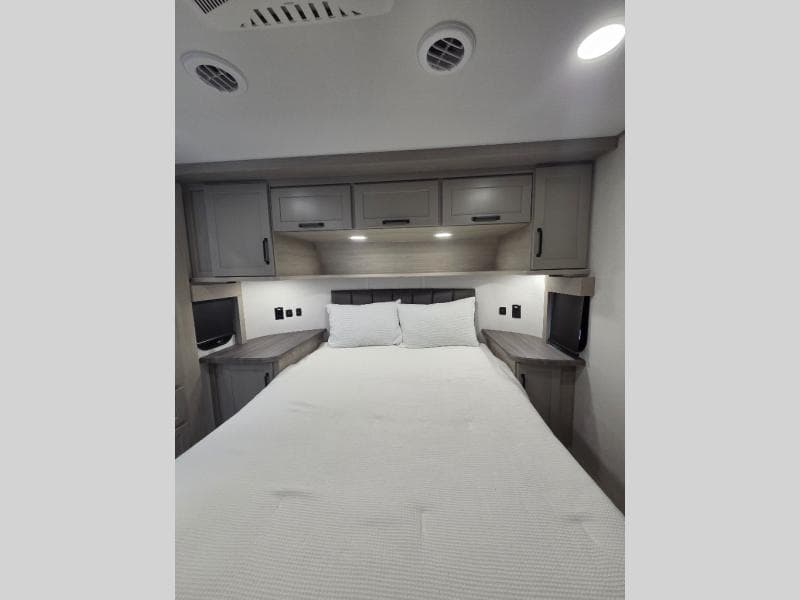 2026 Grand Design 2026 Grand Design Momentum M-Class - thumbnail 17