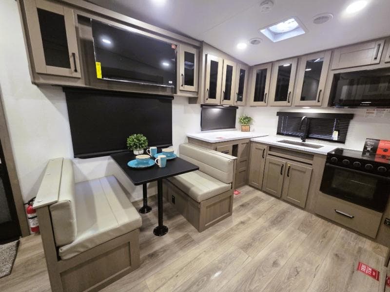 2026 Grand Design 2026 Grand Design Reflection 150 Series - thumbnail 6