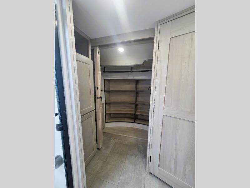 2026 Grand Design 2026 Grand Design Solitude - thumbnail 27