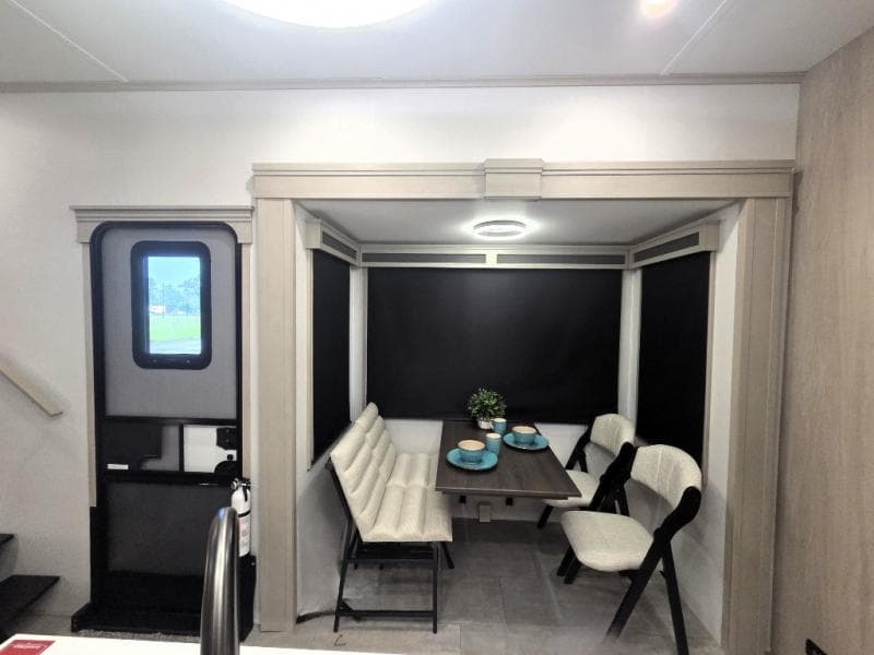 2026 Grand Design 2026 Grand Design Solitude - thumbnail 9