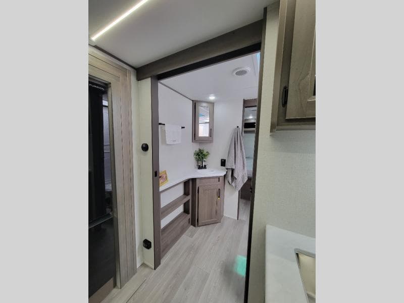 2026 Grand Design 2026 Grand Design Transcend - thumbnail 10