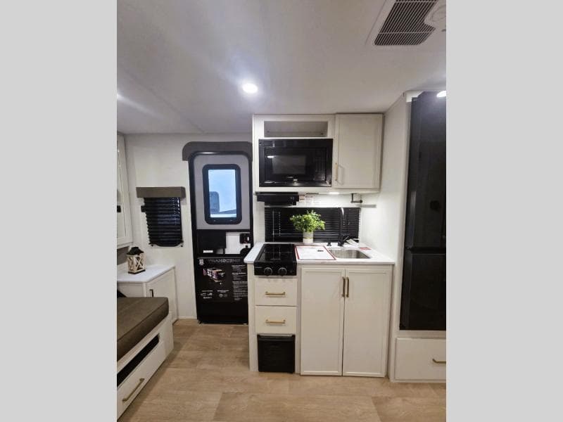 2026 Grand Design 2026 Grand Design Transcend - thumbnail 6