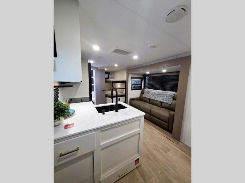 2026 Grand Design 2026 Grand Design Transcend - thumbnail 5