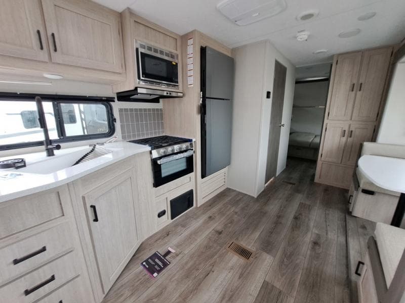 2026 Coachmen 2026 Coachmen Catalina Legacy Edition - thumbnail 7