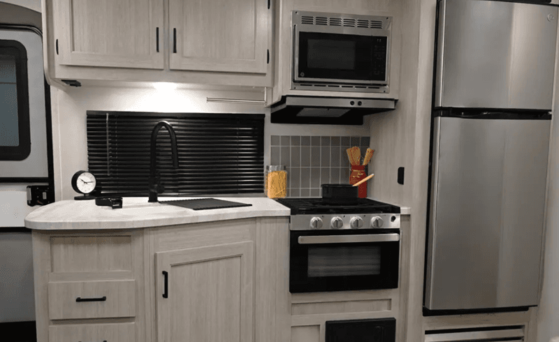 2026 Coachmen 2026 Coachmen Catalina Legacy Edition - thumbnail 39