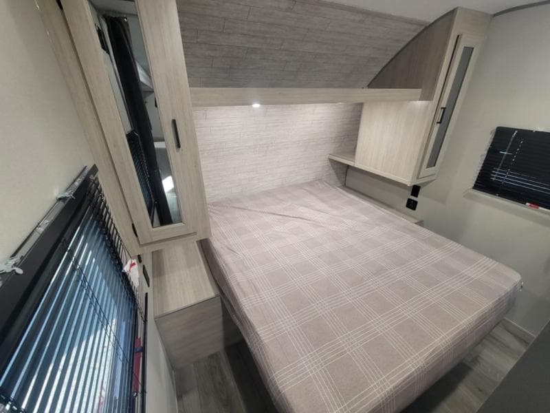 2026 Coachmen 2026 Coachmen Catalina Summit Series 8 - thumbnail 19