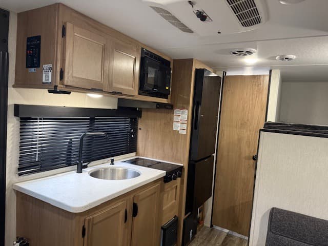 2024 Forest River 2024 Forest River Cherokee Wolf Pup - thumbnail 9