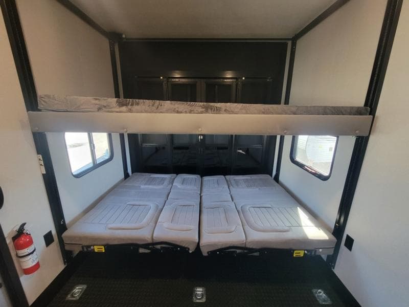 2026 Jayco 2026 Jayco Seismic Toy Hauler - thumbnail 30