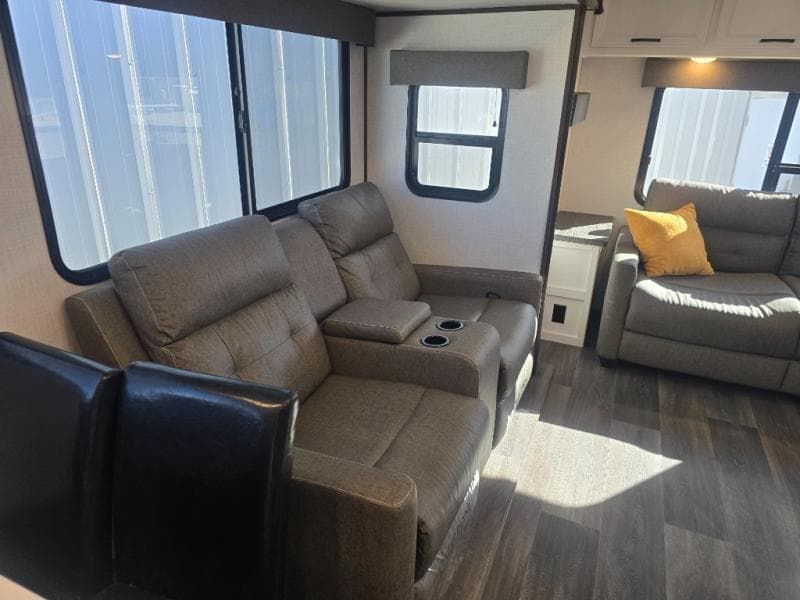 2023 Dutchmen 2023 Dutchmen Atlas - thumbnail 9