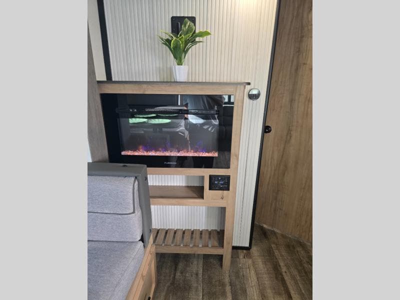 2024 Forest River 2024 Forest River Cherokee Grey Wolf Black Label - thumbnail 10